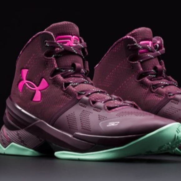 maroon under armour basketball shoes